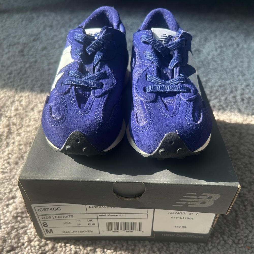 New balance barely used sneaker 8c kids worn x2